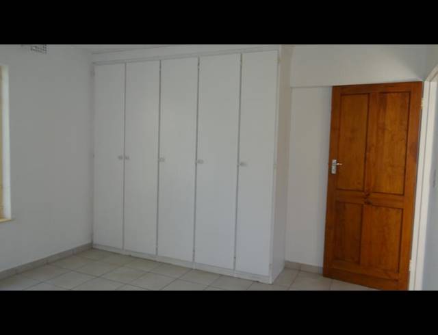 2 BEDROOM PROPERTY TO RENT IN HELDERKRUIN